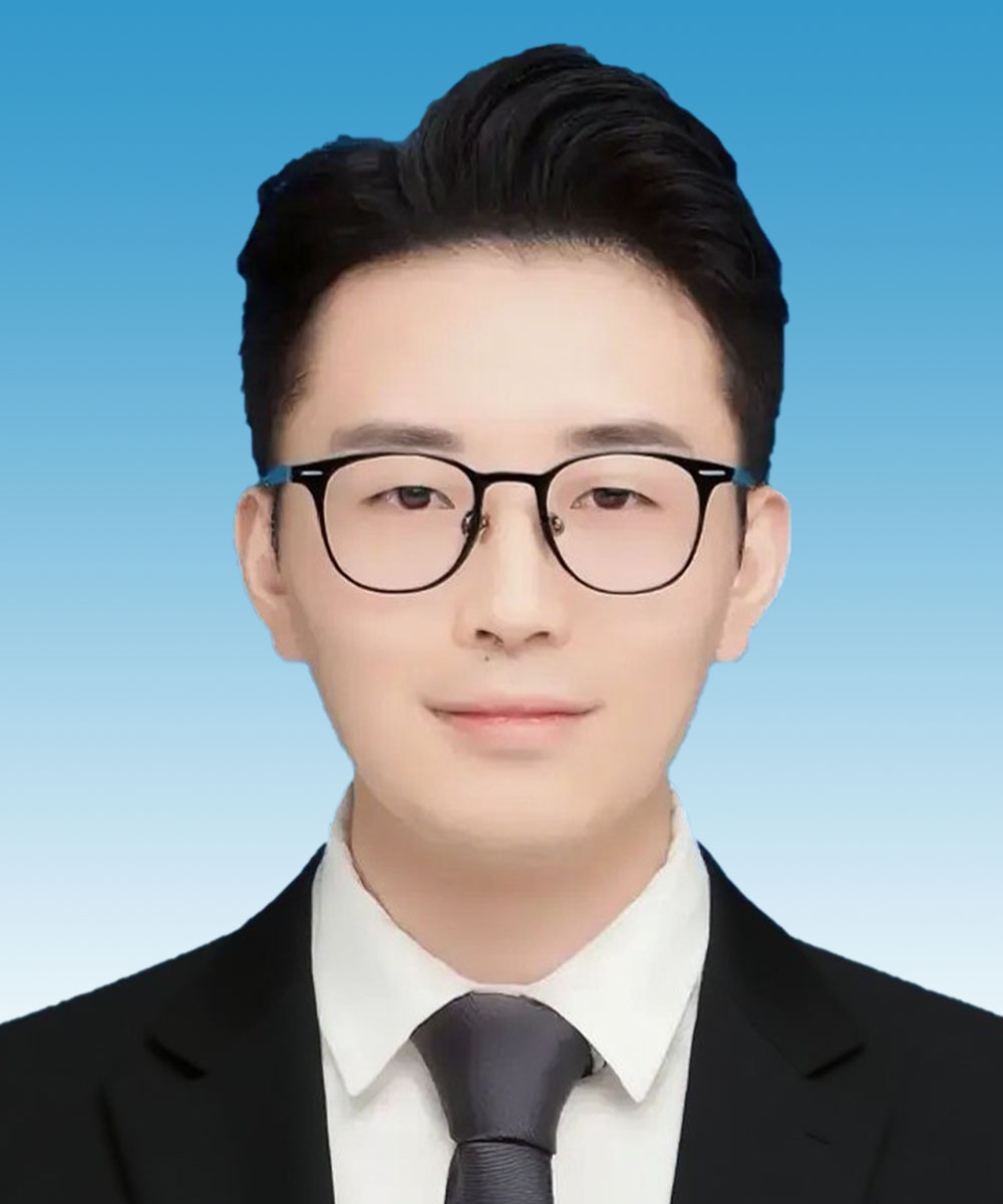 市政务服务管理局党组成员、副局长：谢川